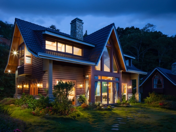 Charming brick home with mature trees in Crieve Hall Nashville